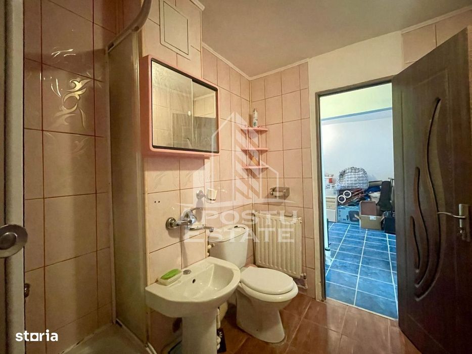 Apartament decomandat cu 3 camere - zona Centrala