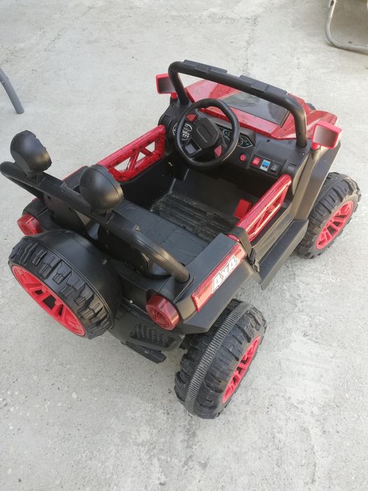 Mașinuța electrica 4x4 cu telecomanda