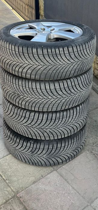 Roti Mercedes 17 echipate Goodyear  all seasons