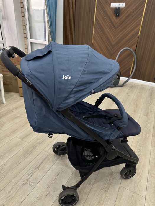 Продам коляску Joie