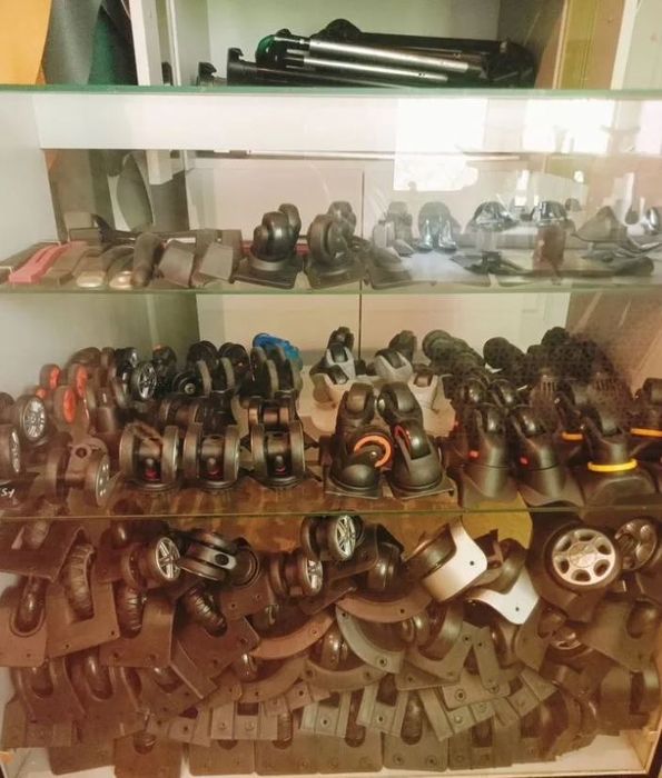 Ремонт чемоданов с документами