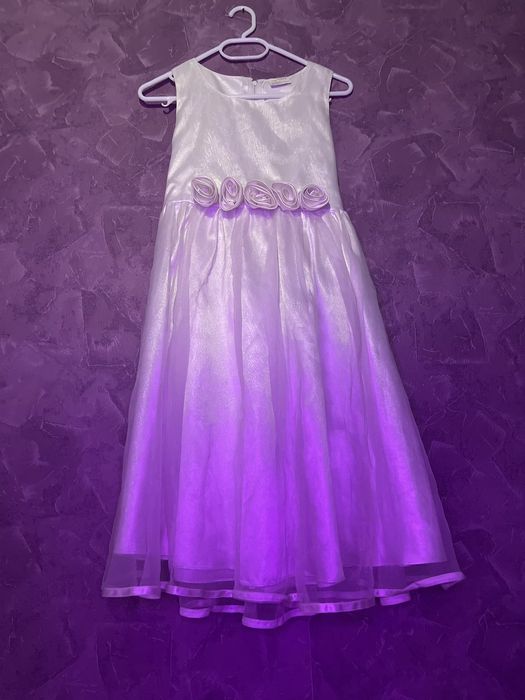 Шаферска бяла рокля