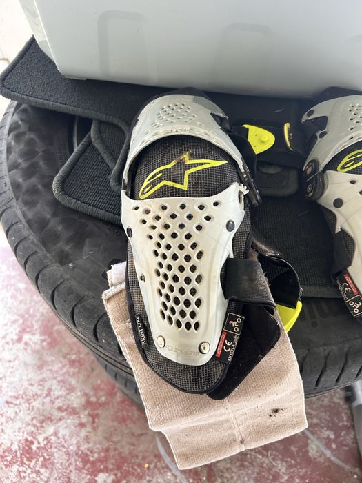 Genunchiere alpinestars pentru copii