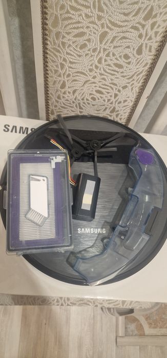 Продам робот пылесос