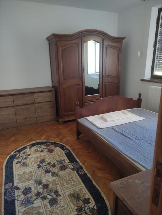 Închiriez apartament Piața Centrală