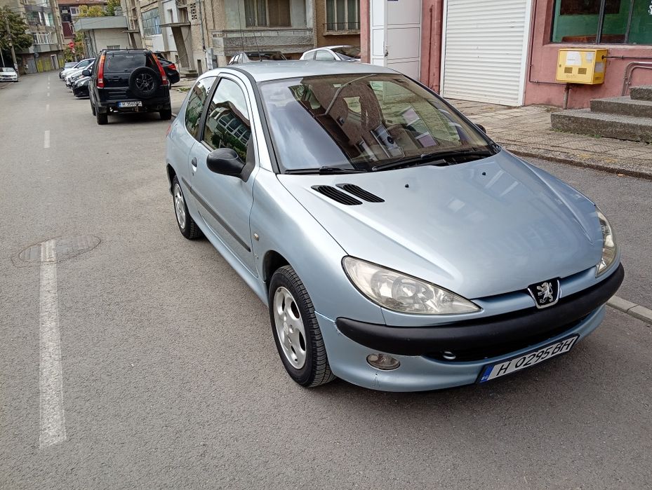 Продавам Пежо 206 1.4 бензин