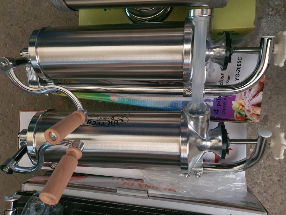 Mașina de umplut cîrnați verticală și orizontală