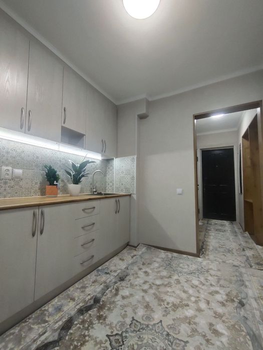 Срочно 1ком квартира с РЕМОНТОМ в Поселке..Продам .Кирпич