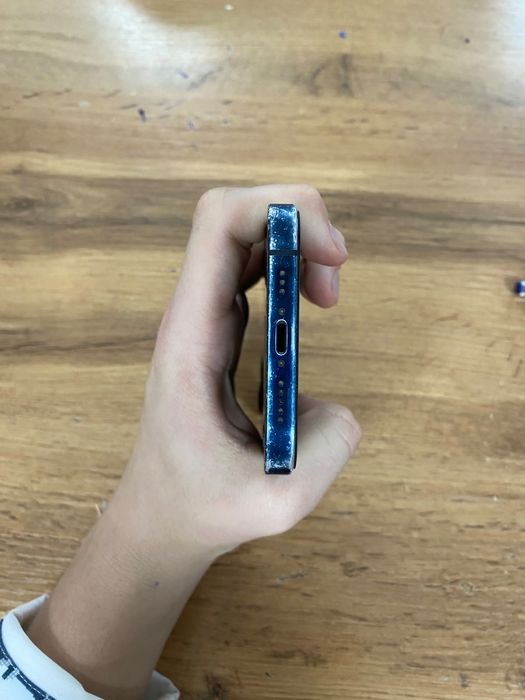 iPhone 12  128/4 емкость 73