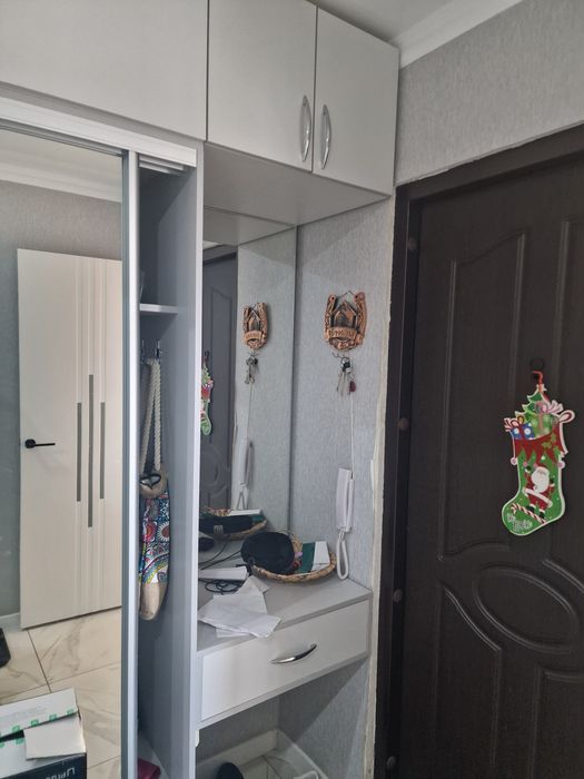 Продам Прихожую . В идеальном состоянии.