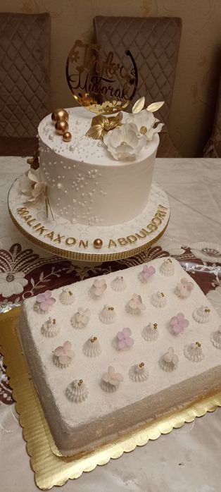 Торт на  заказ пирожники