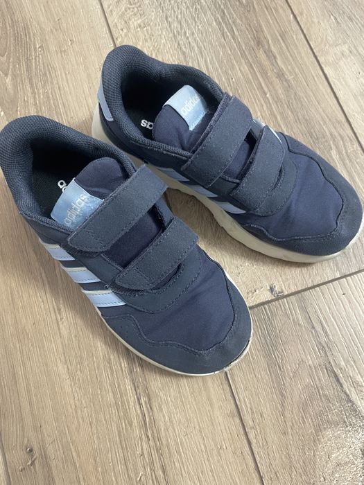 Детские кроссовки