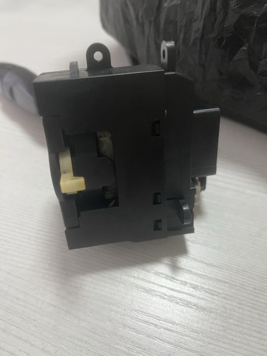 Поворотник  Митсубиси Каризма