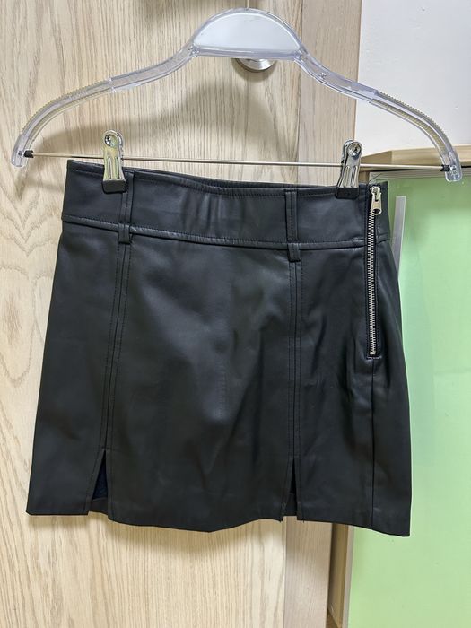 Черна кожена пола Bershka
