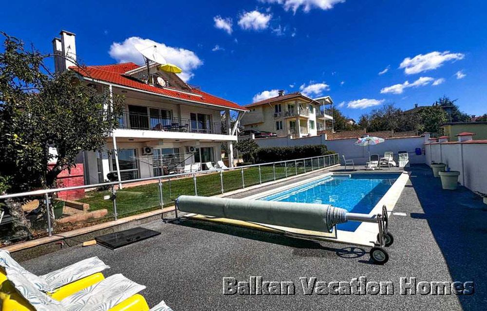 Просторна луксозна къща в Боровец близо до Варна