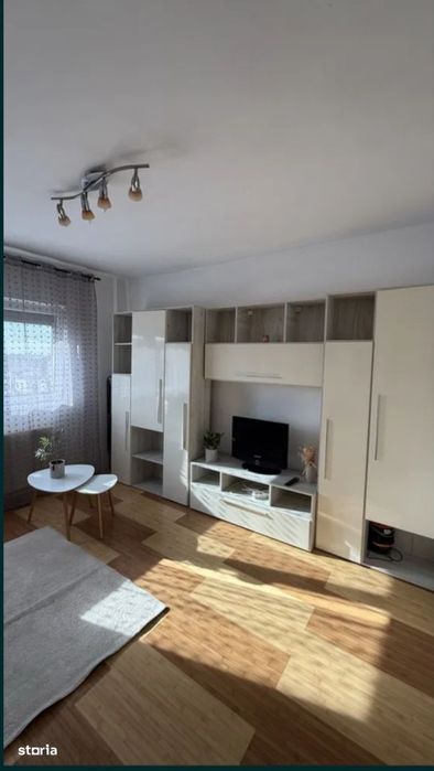 Inchiriez Apartament 1 camera cu centrala, etaj 3 - Micalaca