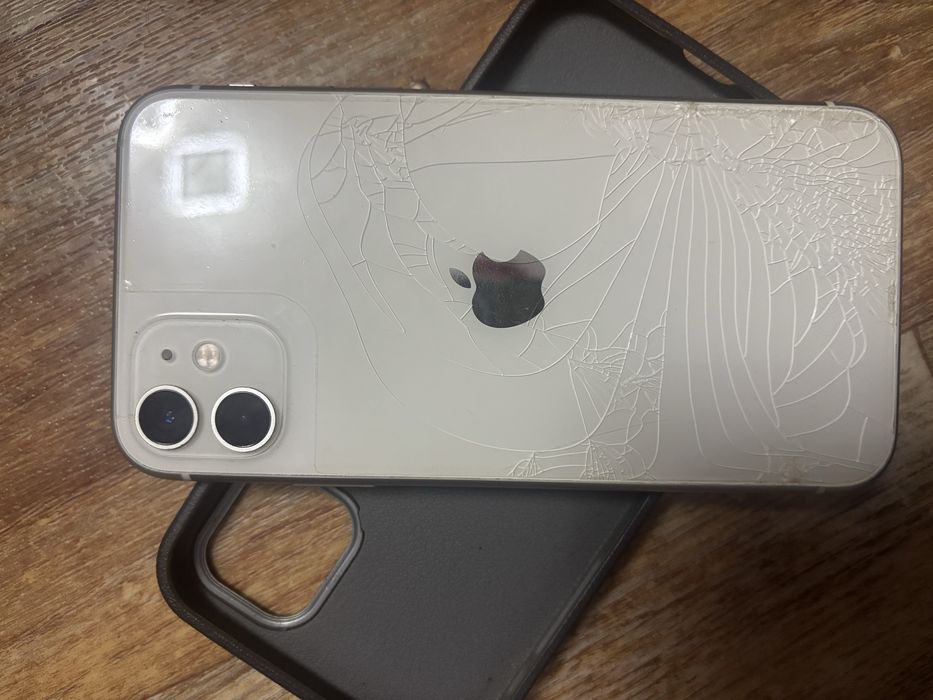 Айфон 11 сатылады