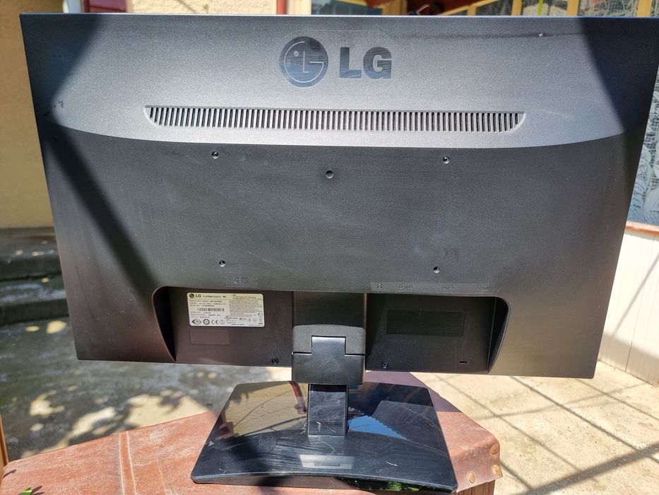 Monitor LG 24" in stare foarte buna