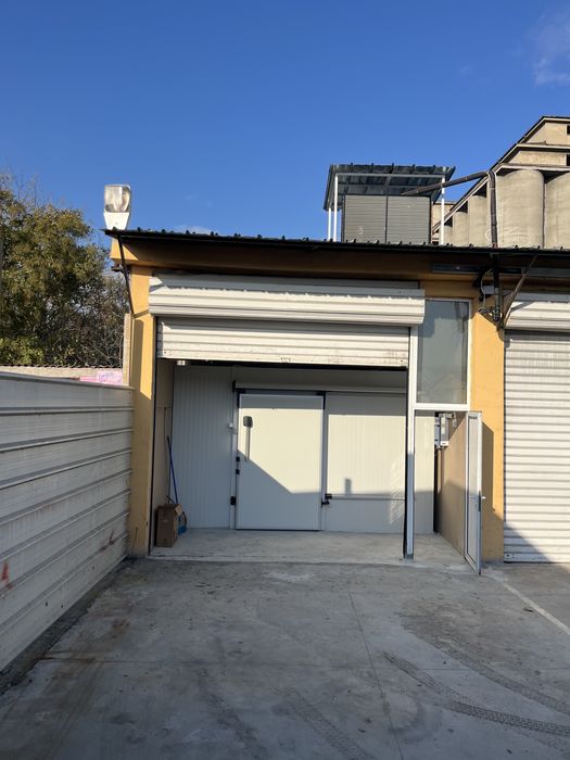 Дава се под наем Склад в Бургас, Промишлена зона - Север - 36 кв.м за 612 € - Снимка #1