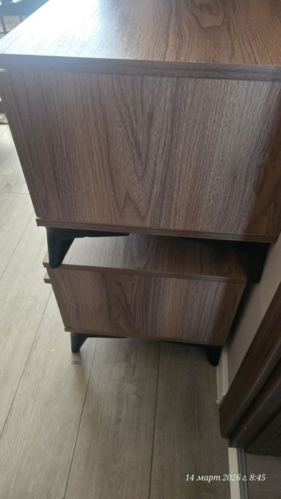 2бр.нощни шкафчета.