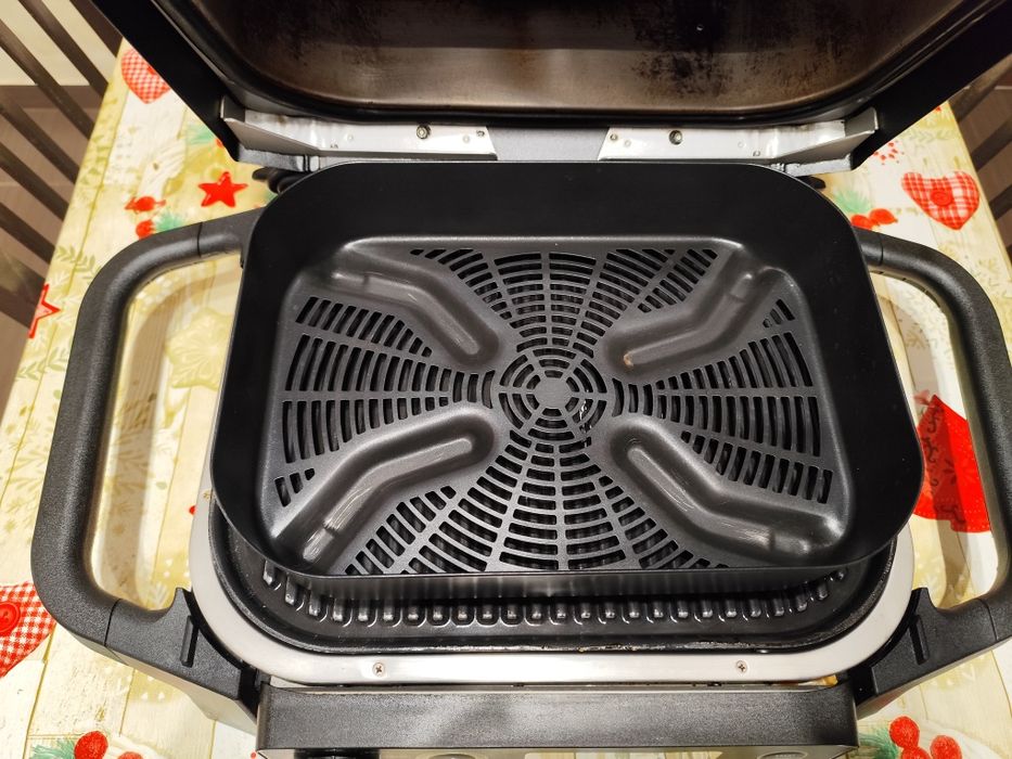 Ninja woodfire, grill electric si airfryer