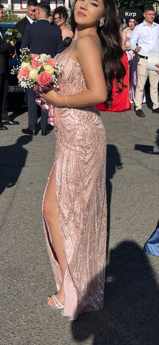 Бална рокля розова с камъни