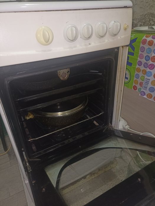 Продам газовую плиту