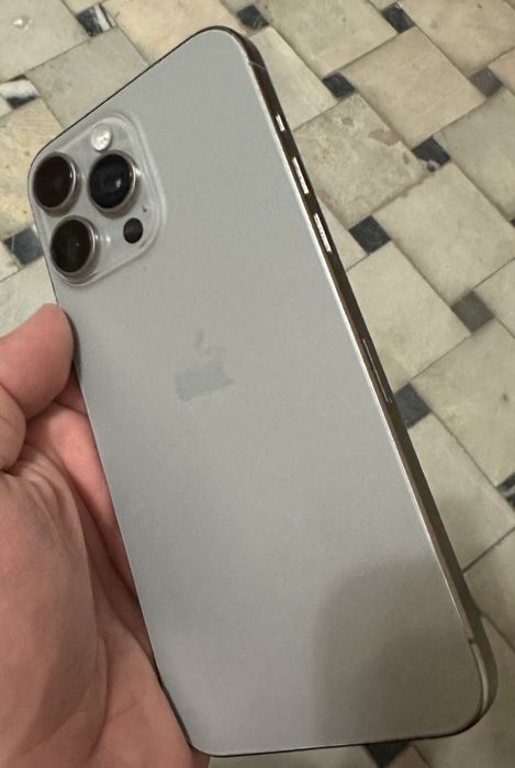 iphone 15 pro max Zo’r