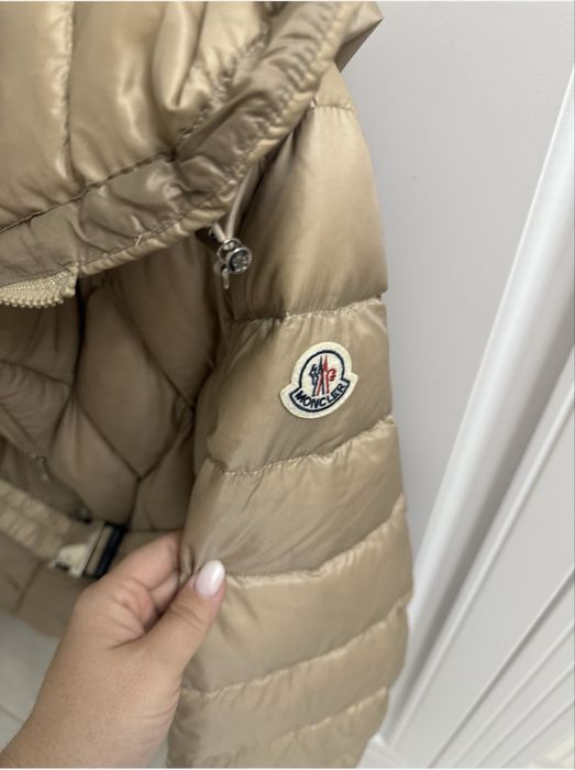 Продам женскую куртку