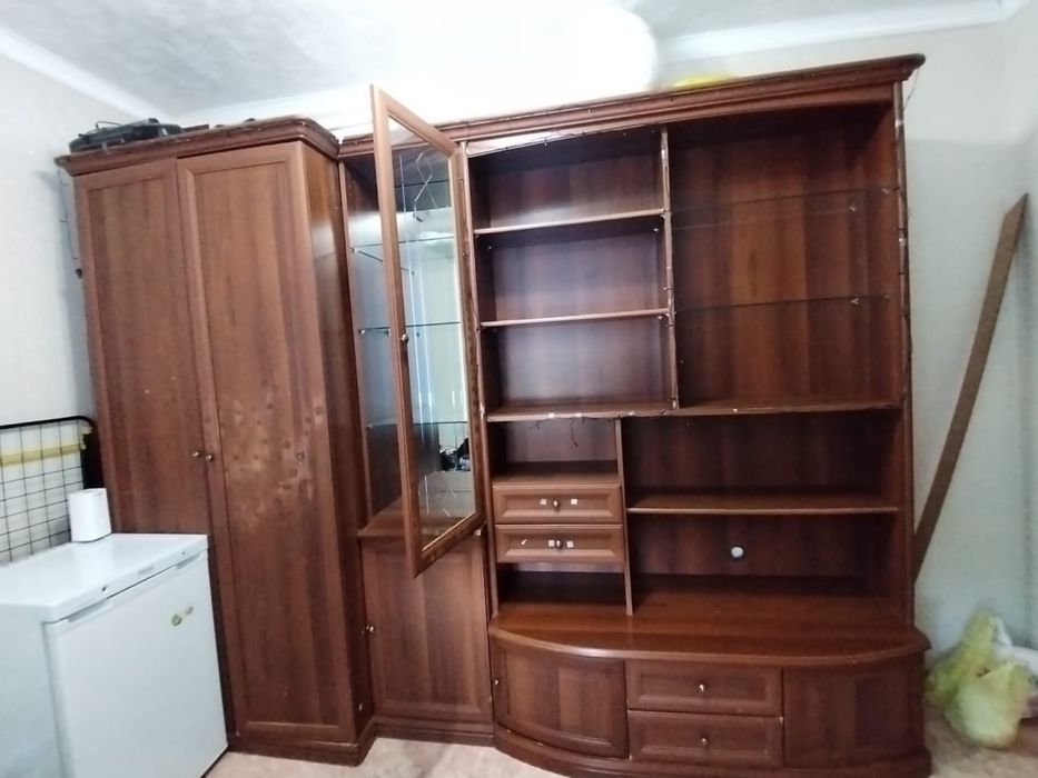 Продам шкаф красное дерево