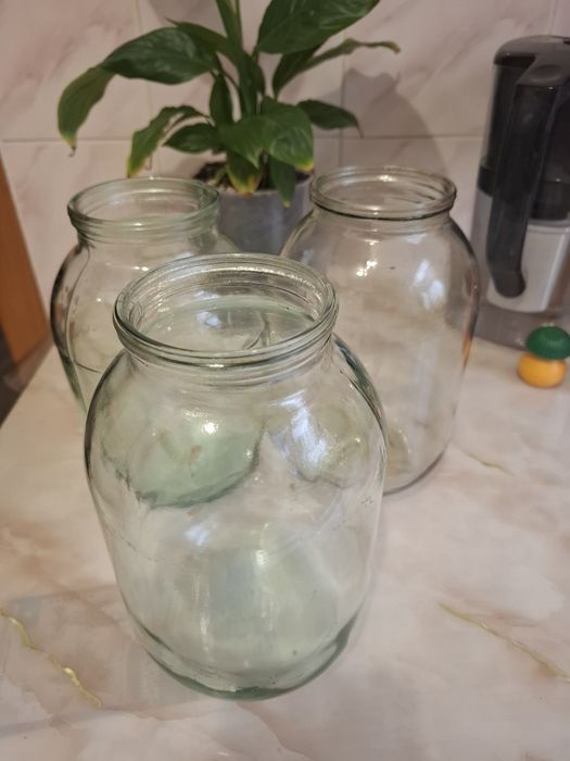 Продам стеклянные банки.