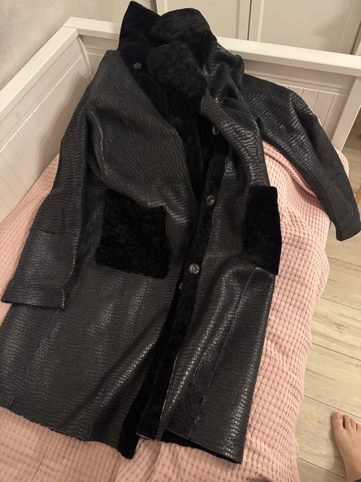 Haina blana cu doua fete