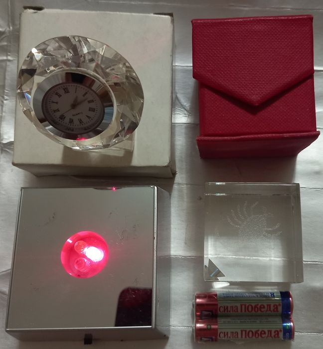 Брелок Скорпион настоящий.Светится в темноте. Новые.Смотрите фото.