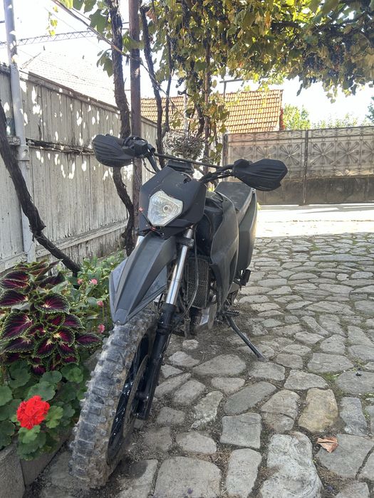 Suzuki Dr800cc.