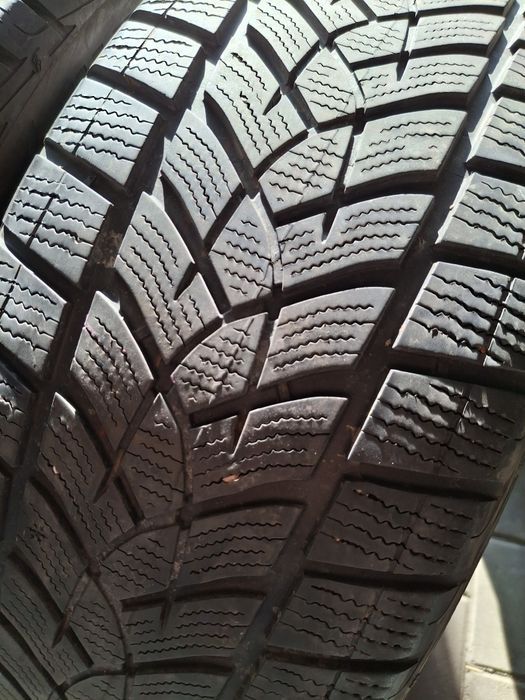 2 Anvelope de iarnă 235 55 r18 Goodyear