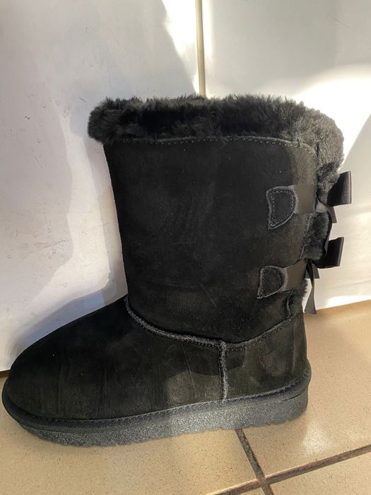Cizme UGG din piele naturala