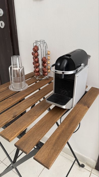 Кафемашина Nespresso с капсули и поставките
