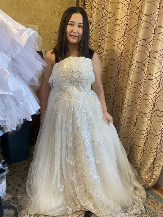 Продам свадебное платье новое