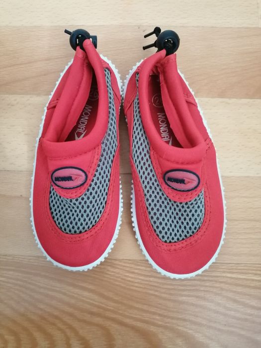 Продам обувь для купания на море