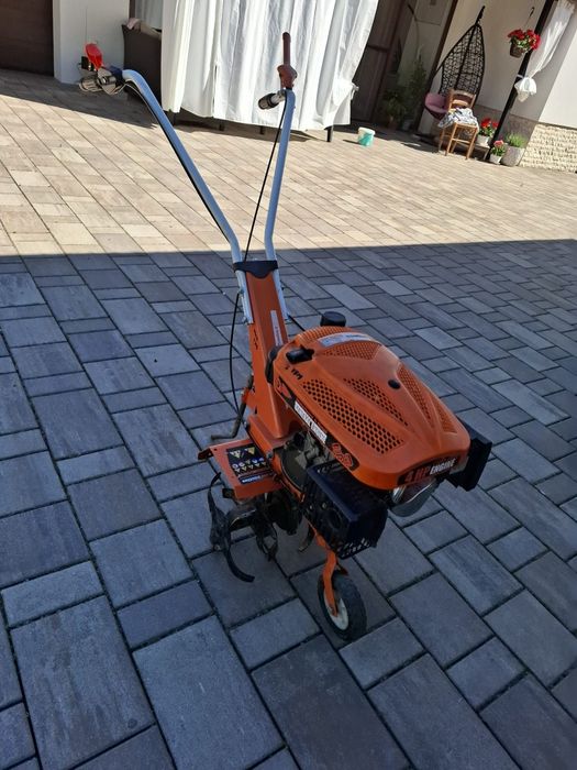 Vând motocultor Ruris