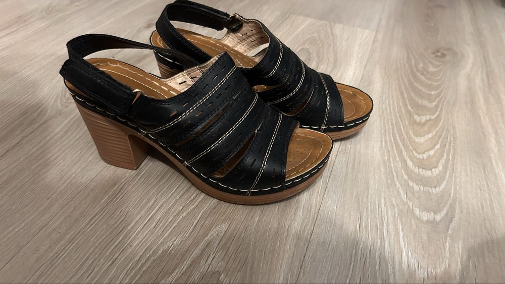 Туфли,  босоножки, шлепки 37-38 размер