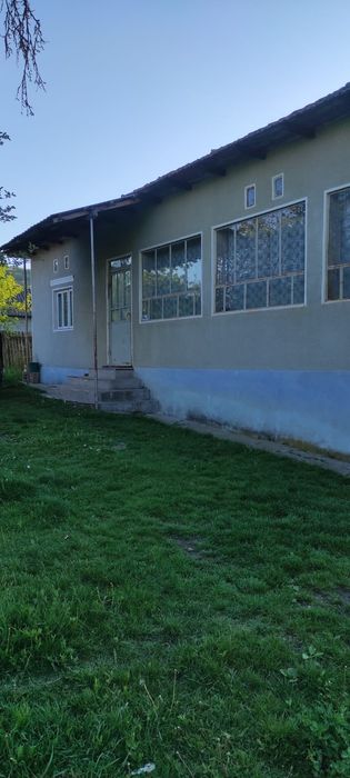 Casă cu Teren de Vânzare