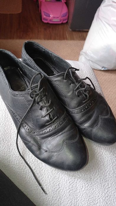 Дамски обувки номер 39
