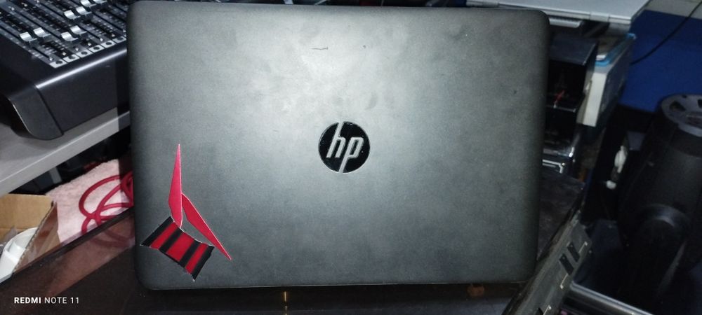 Laptop HP cu I7, 8 G RAM , memoria 250 g