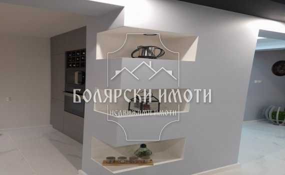 Продава се Четиристаен апартамент в Велико Търново, Център - 160 кв.м за 1407 €/кв.м - Снимка #5