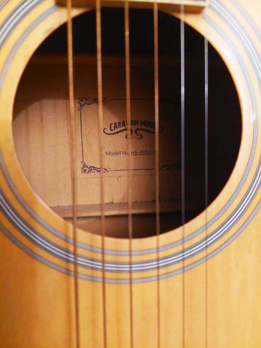 Продам отличную гитару фирмы Caravan Music