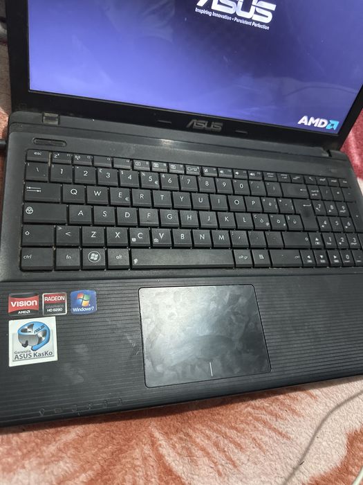 Leptop pentru piese sau si pentru folosință