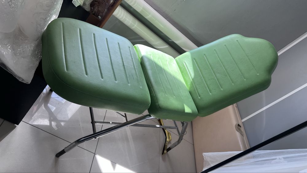 Продам кушетки для салона