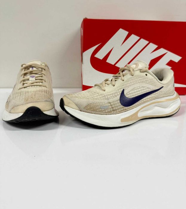 Nike Journey Road Running