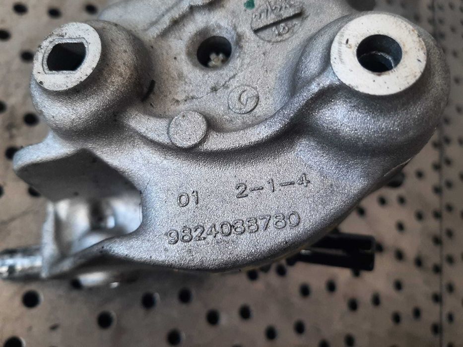 suport cu pompa combustibil 1.5 hdi yh01 citroen c5 peugeot 308 3008  9824088780